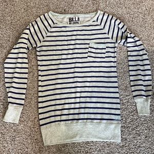 Billabong light sweater size medium